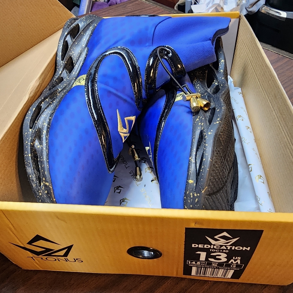 Men's Size 13 Tronus Dedication Tennis Shoe